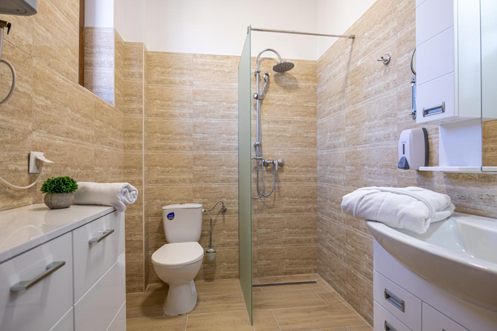 Bed and Breakfast Voeroes Alom Panzio Тисакечке Экстерьер фото
