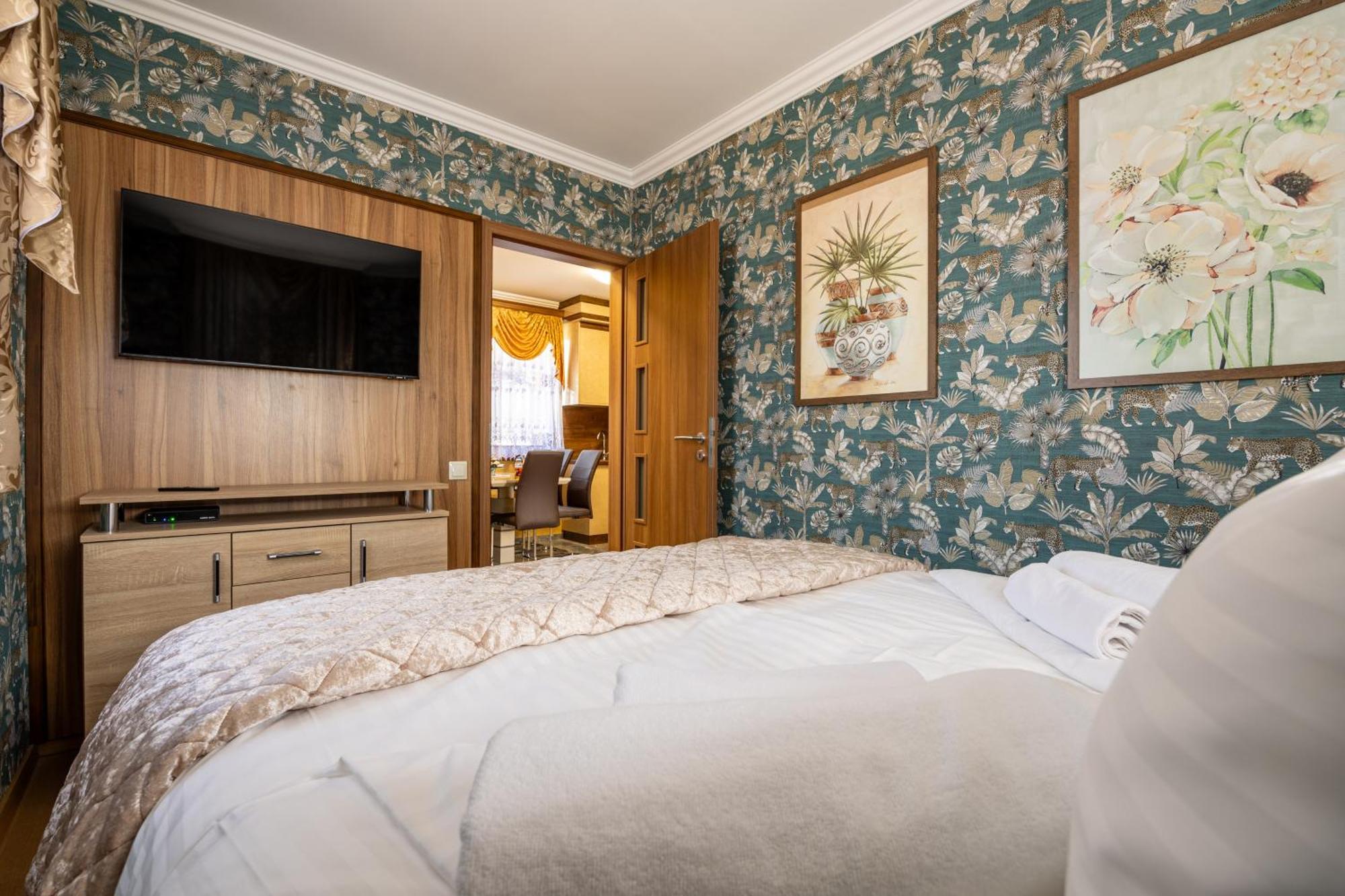 Bed and Breakfast Voeroes Alom Panzio Тисакечке Экстерьер фото