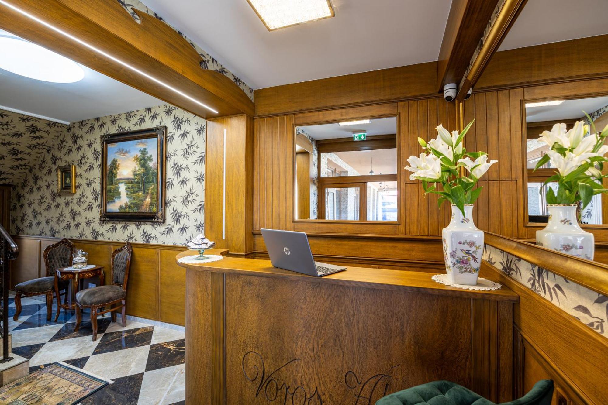 Bed and Breakfast Voeroes Alom Panzio Тисакечке Экстерьер фото
